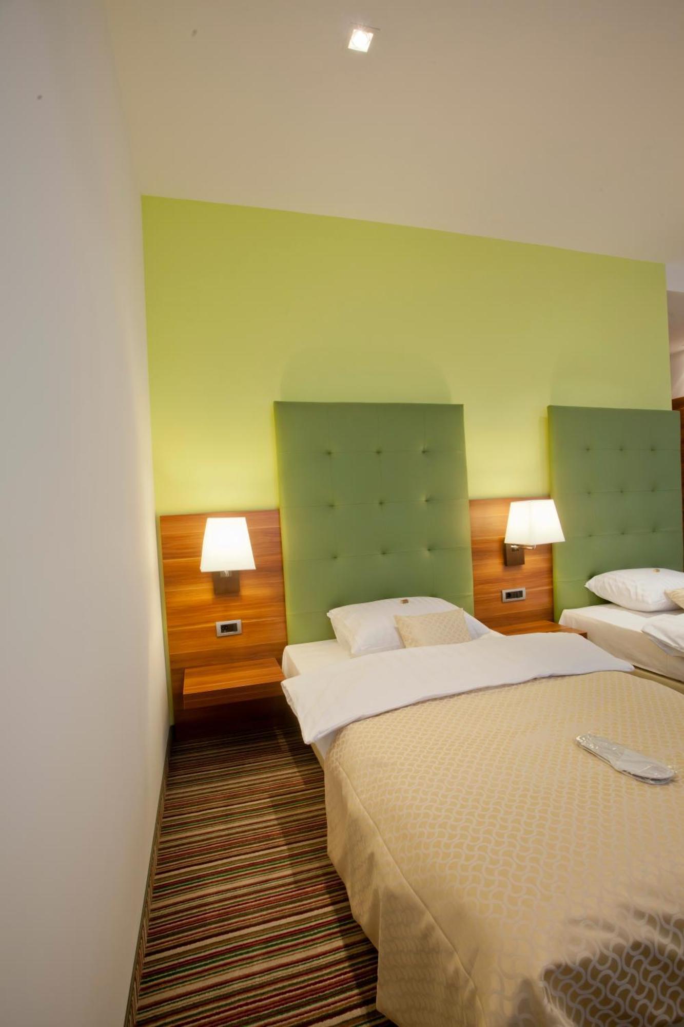 Hotel Sport อิวานิช-กราด ภายนอก รูปภาพ