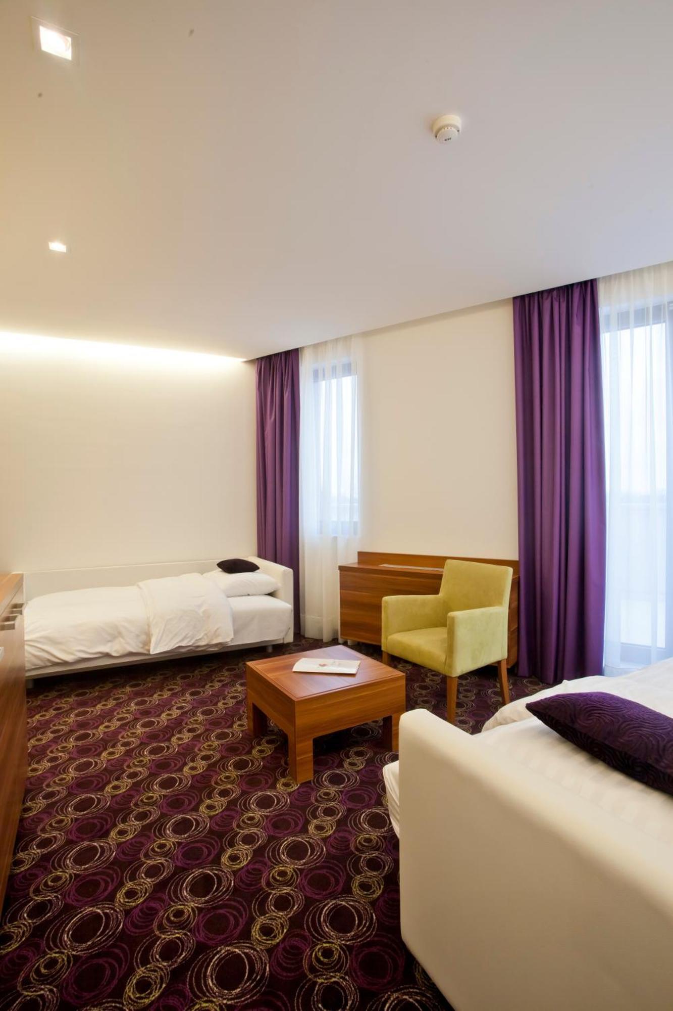 Hotel Sport อิวานิช-กราด ภายนอก รูปภาพ