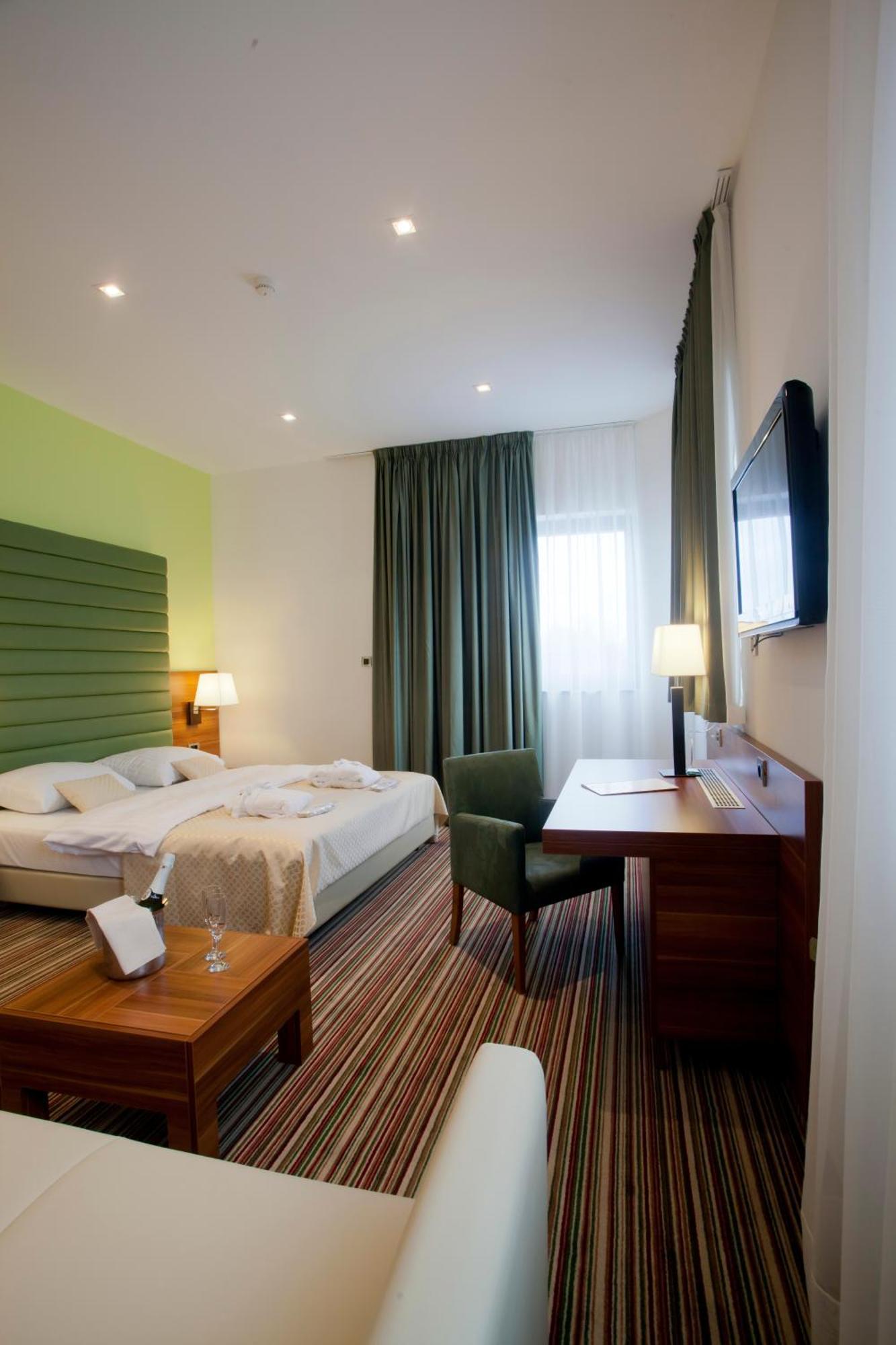 Hotel Sport อิวานิช-กราด ภายนอก รูปภาพ