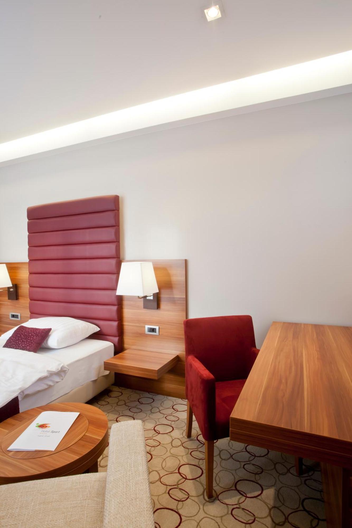 Hotel Sport อิวานิช-กราด ภายนอก รูปภาพ