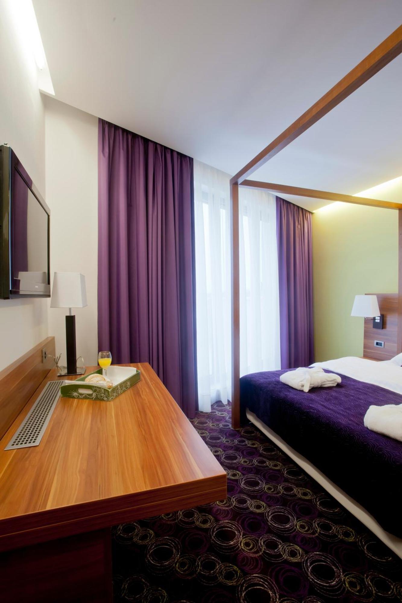 Hotel Sport อิวานิช-กราด ภายนอก รูปภาพ