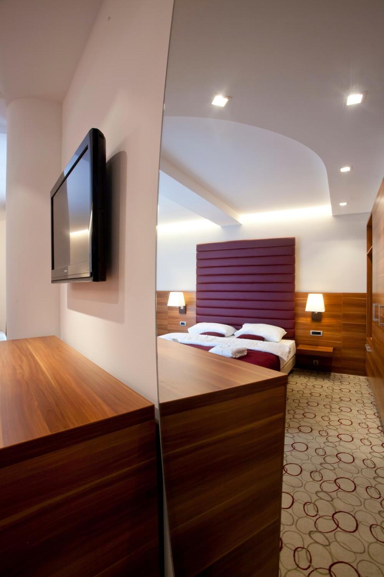 Hotel Sport อิวานิช-กราด ภายนอก รูปภาพ