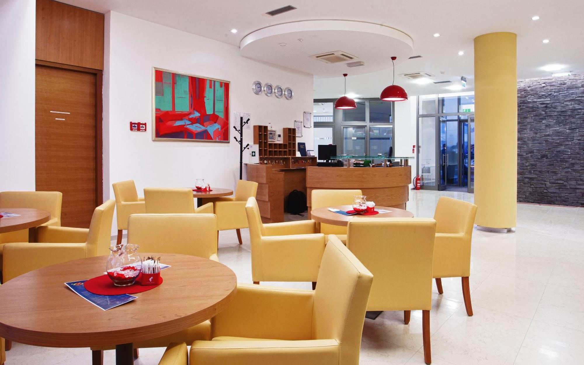 Hotel Sport อิวานิช-กราด ภายนอก รูปภาพ